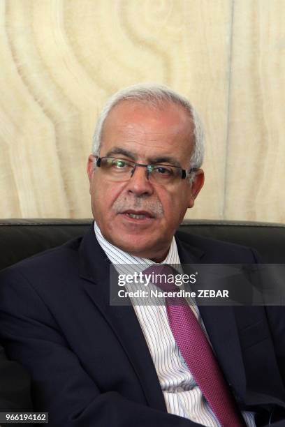 Portrait du ministre algérien de la Communication Hamid Grine le 16 avril 2015 à Alger, Algérie.