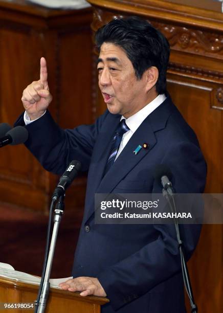 Japan's Prime Minister Shinzo Abe makes his policy speech during the 192th extraordinary Diet session in Tokyo, September 26 Japan.