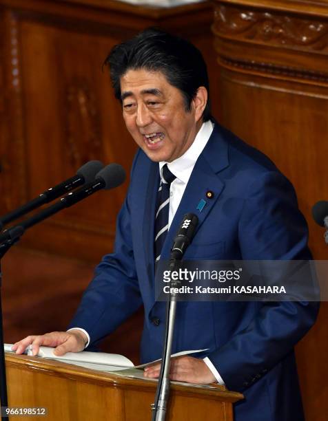 Japan's Prime Minister Shinzo Abe delivers his policy speech at lower house of parliament during the ordinary diet session in Tokyo, January 20 Japan.