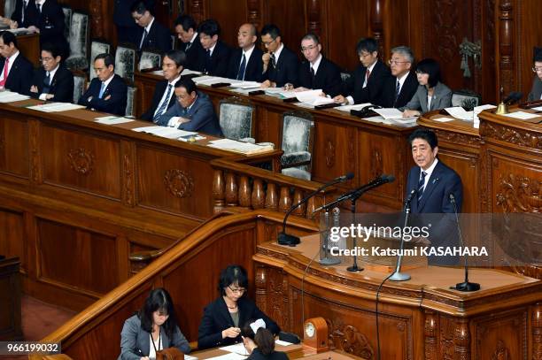 Japan's Prime Minister Shinzo Abe makes his policy speech during the 192th extraordinary Diet session in Tokyo, September 26 Japan.