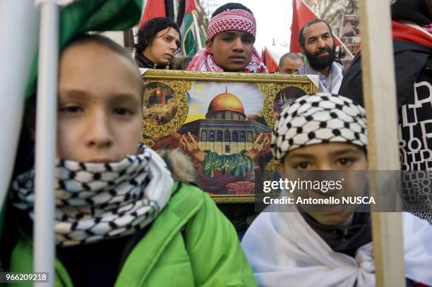 Pro-Palestinian demonstrators during a demonstration in Rome to protest against Israel's attacks on Gaza.