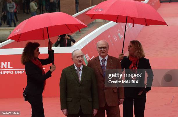 Le duo d'artistes ' Gilbert and George ' arrivent sur le tapis rouge du 11ème Festival du Film de Rome le 18 Octobre 2016 pour assister à la...