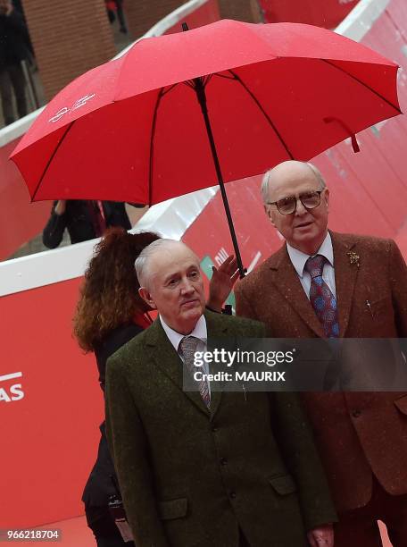 Le duo d'artistes ' Gilbert and George ' arrivent sur le tapis rouge du 11ème Festival du Film de Rome le 18 Octobre 2016 pour assister à la...