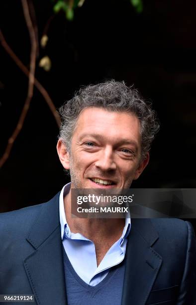 Acteur français Vincent Cassel pose lors du photocall du film 'Un Moment d'Egarement' le 15 mars 2016 à Rome, Italie.