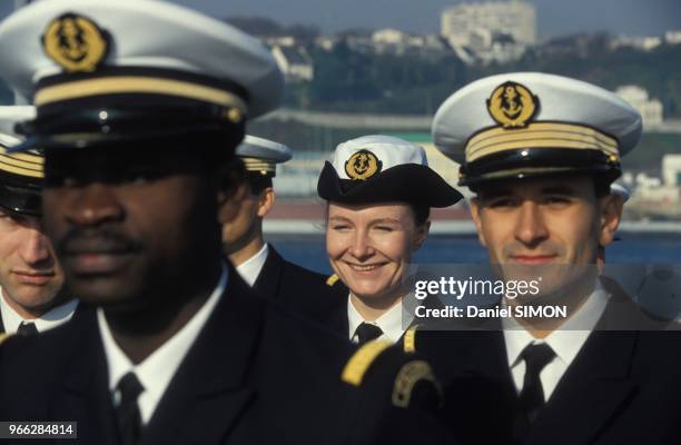 Eleve-officier Sandrine Richez lors du depart de La Jeanne d'Arc le 29 octobre 1993 a Brest, France.