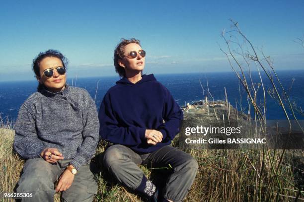 Les journalistes Catherine Jentile et Marine Jacquemin lors d'un stage sur le journalisme de guerre le 22 octobre 1993 en France.