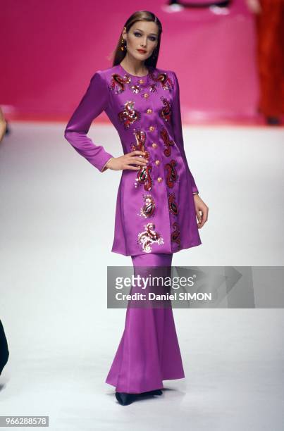 Yves Saint Laurent s Model At Ready To Wear Fall Winter 1995 1996 Show, Paris, March 1, 1995.