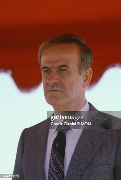 Le president syrien Hafez El Assad pendant la visite de Francois Mitterrand le 28 novembre 1984 en Syrie.