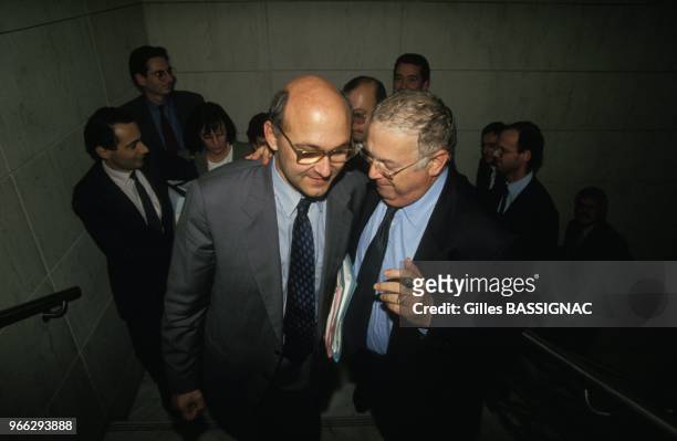 Conference de presse de Michel Charasse et de Michel Sapin sur le budget le 30 septembre 1992 a Paris, France.