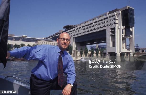 Close up Michel Sapin, ministre de l'Economie le 17 juin 1992 a Paris, France.