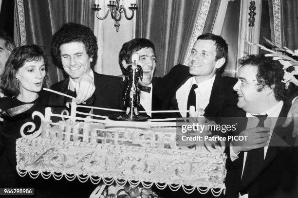 Jean-Claude Brialy, Evelyne Bouix, Claude Lelouch, Marcel Cerdan Jr, Francis Huster and Jacques Villeret.