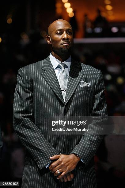 Legend Alonzo Mourning receives the National Civil Rights Museum Sports Legacy Award during halftime of a game between the Phoenix Suns and the...