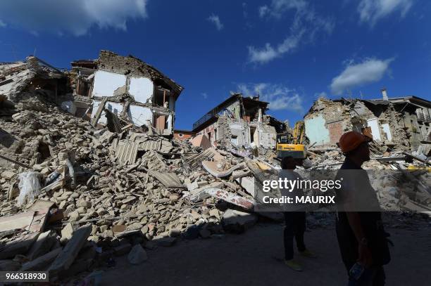 La petite ville de Amatrice dans le centre de l'Italie a été presqu'entièrement détruite le 24 aout 2016 par un tremblement de terre qui a provoqué...