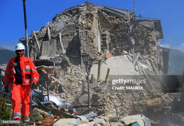 La petite ville de Amatrice dans le centre de l'Italie a été presqu'entièrement détruite le 24 aout 2016 par un tremblement de terre qui a provoqué...