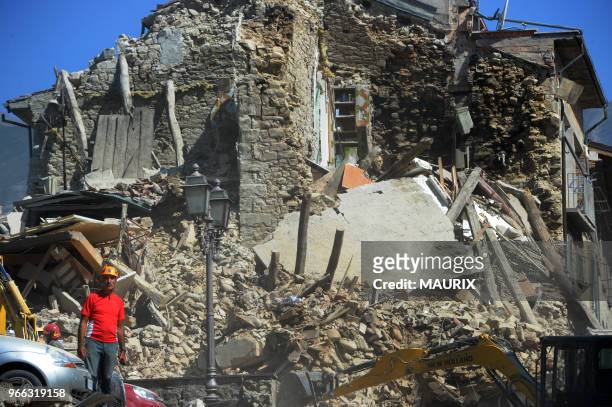 La petite ville de Amatrice dans le centre de l'Italie a été presqu'entièrement détruite le 24 aout 2016 par un tremblement de terre qui a provoqué...