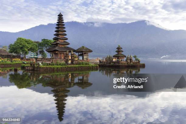 pura ulun danu bratan, bali, indonesia - bedugal stock pictures, royalty-free photos & images