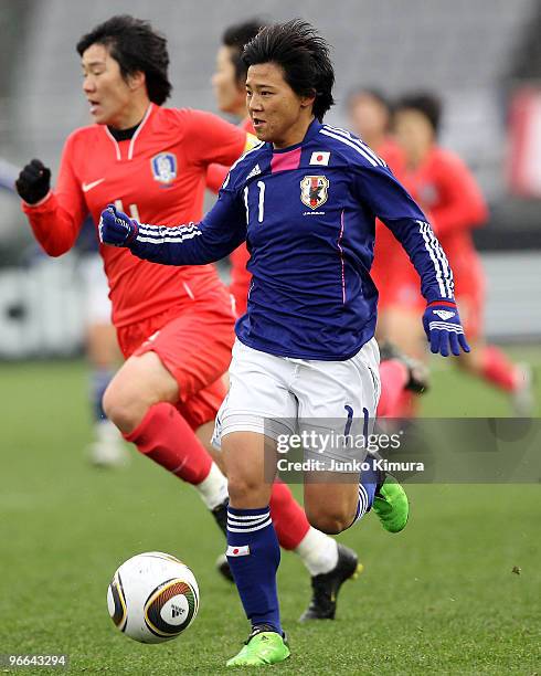 Shinobu Ohno of Japan controls the ball during the East Asian Football Federation Women's Championship 2010 match between Japan and South Korea at...