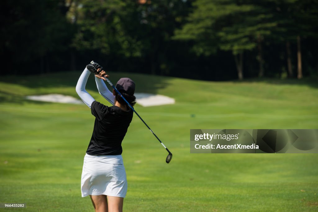 Golfeur rendant la puce