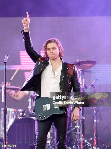 Luke Hemmings of music group 5 Seconds of Summer performs onstage during the 2018 iHeartRadio Wango Tango by AT&T at Banc of California Stadium on...