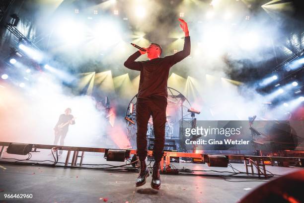 recorder Dek de tafel steen 67 Parkway Drive Berlin Concert Photos and Premium High Res Pictures -  Getty Images