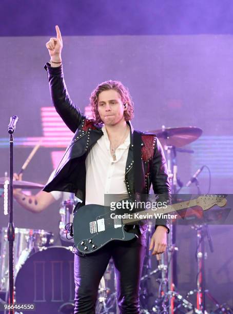 Luke Hemmings of music group 5 Seconds of Summer performs onstage during the 2018 iHeartRadio Wango Tango by AT&T at Banc of California Stadium on...