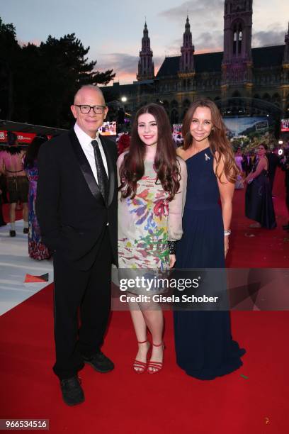 Bill Roedy, Chairman amfAR and his wife Alexandra S. Roedy during the Life Ball 2018 at City Hall on June 2, 2018 in Vienna, Austria. The Life Ball,...