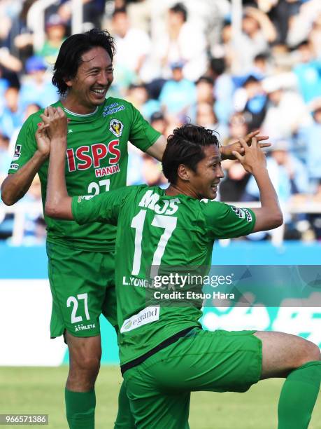 Lee Yong Jick of Tokyo Verdy celebrates scoring his side's second goal during the J.League J2 match between Yokohama FC and Tokyo Verdy at Nippatsu...