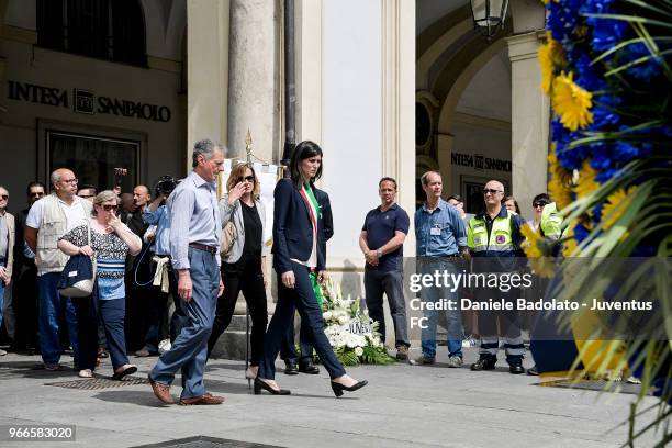 Chiara Appendino pays respect to fan Erika Pioletti on June 3, 2018 in Turin, Italy. Juventus fan Erika Pioletti died while watching the 2017...