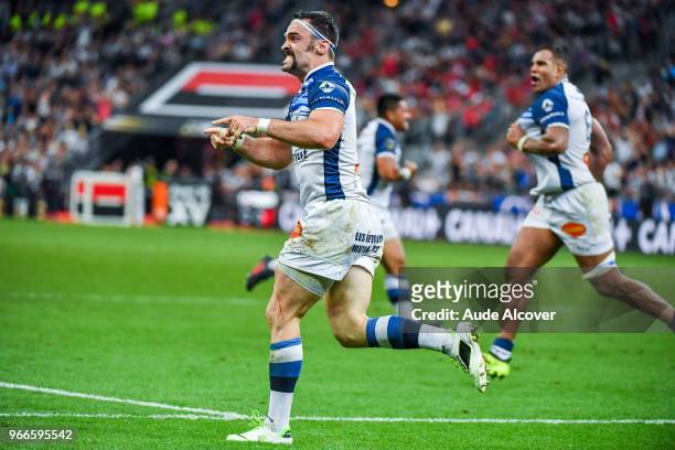 Thomas Combezou of Castres celebrates a try during the French Final Top 14 match between Montpellier and Castres at Stade de France on June 2, 2018...