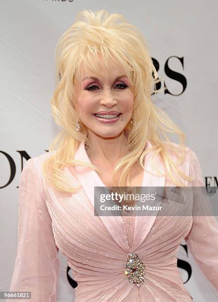 Dolly Parton attends the 63rd Annual Tony Awards at Radio City Music Hall on June 7, 2009 in New York City.