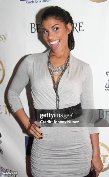 Gwendolyn Osborne attends husband Kenny Smith's 8th Annual All-Star Bash on February 12, 2010 in Dallas, Texas.