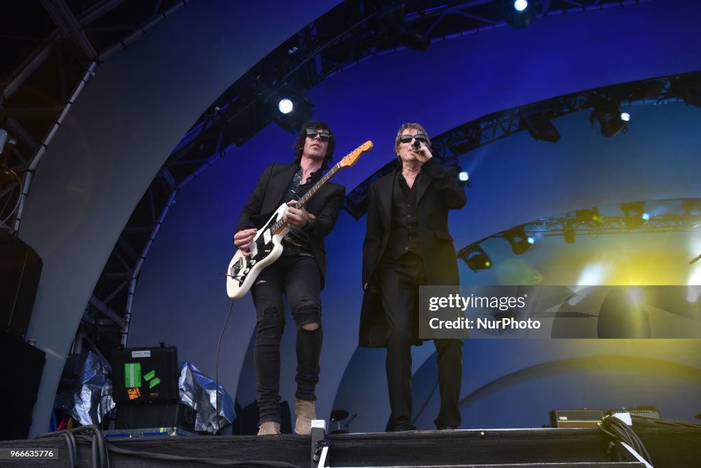 The Psychedelic Furs Perfoms at APE Present - Day 3