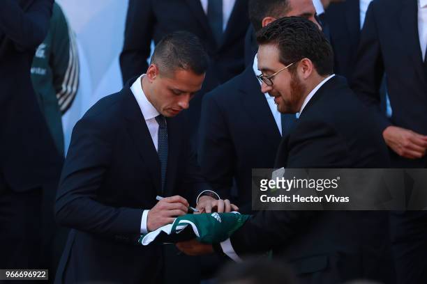 Javier Hernandez of Mexico signs a shirt during the farewell ceremony for the Mexico National Team ahead its participation in the 2018 FIFA World Cup...