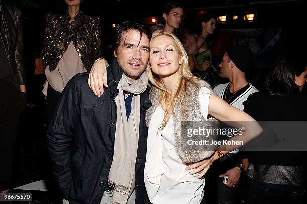 Actors Matthew Settle and Kelly Rutherford attend the alice + olivia Fall 2010 presentation during Mercedes-Benz Fashion Week on February 13, 2010 in...