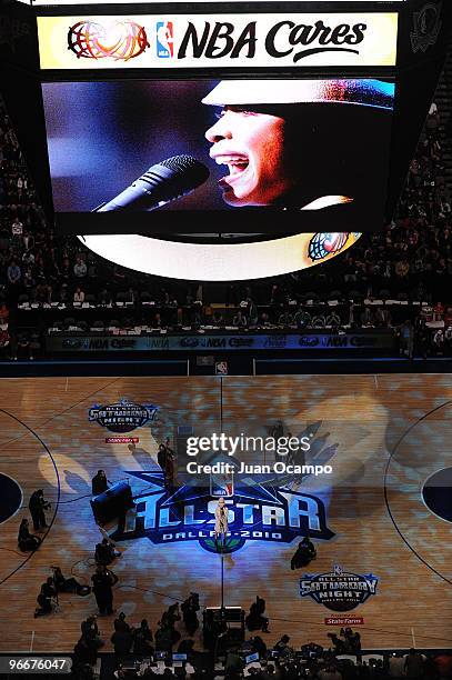 Eryka Badu performs during intermission of the Taco Bell Skills Challenge as part of All Star Saturday Night during 2010 NBA All Star Weekend on...