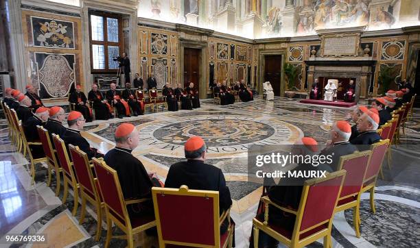 Le pape émérite Benoît XVI a fêté le 28 juin 2016 les 65 ans de son ordination sacerdotale lors d'une cérémonie dans la Salle Clémentine du Palais...