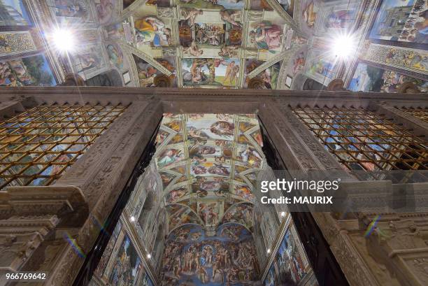 Présentation du nouveau système d'éclairage et d'aération installés dans la chapelle Sixtine le 29 octobre 2014 au Vatican. 450 ans après la mort de...
