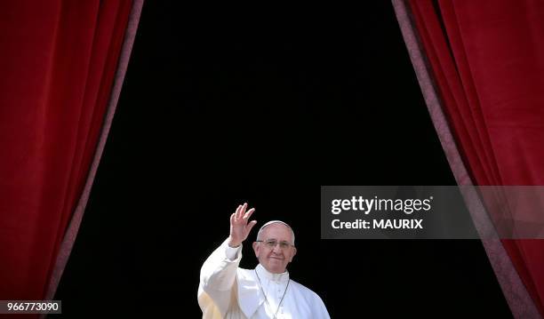 Dans son message de Pâques "Urbi et Orbi" le Pape François a appelé l'Europe à ne pas fermer ses frontières aux réfugiés le 27 mars 2016, Rome,...