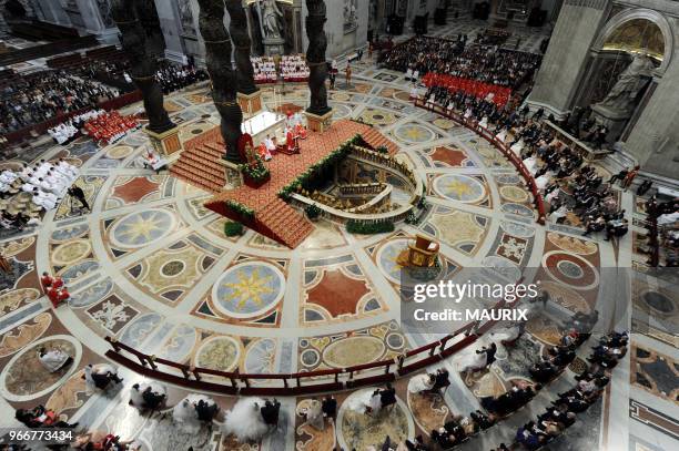 Le pape François a célébré le 14 septembre 2014 le mariage d'une vingtaine de couples au cours d'une cérémonie solennelle dans la basilique...