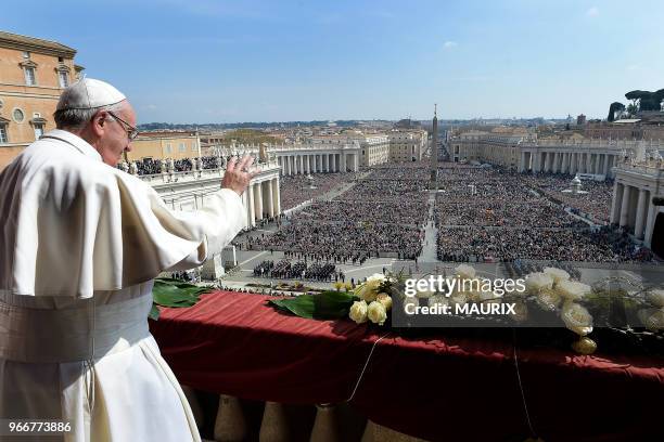 Dans son message de Pâques "Urbi et Orbi" le Pape François a appelé l'Europe à ne pas fermer ses frontières aux réfugiés le 27 mars 2016, Rome,...