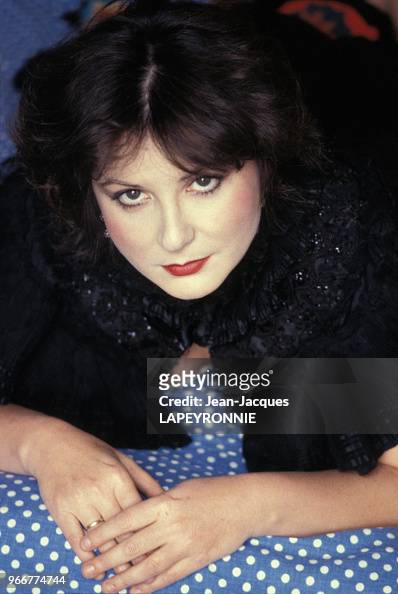 Portrait de Josiane Balasko le 18 janvier 1983 à Paris, France. News ...