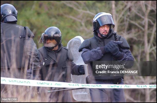 Simulated turn of events on hostile foreign territory. Italian and Spanish riot police are in charge of providing security for the arrival of a group...