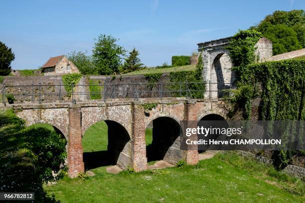 Montreuil-sur-Mer , pont d'accès à la citadelle.