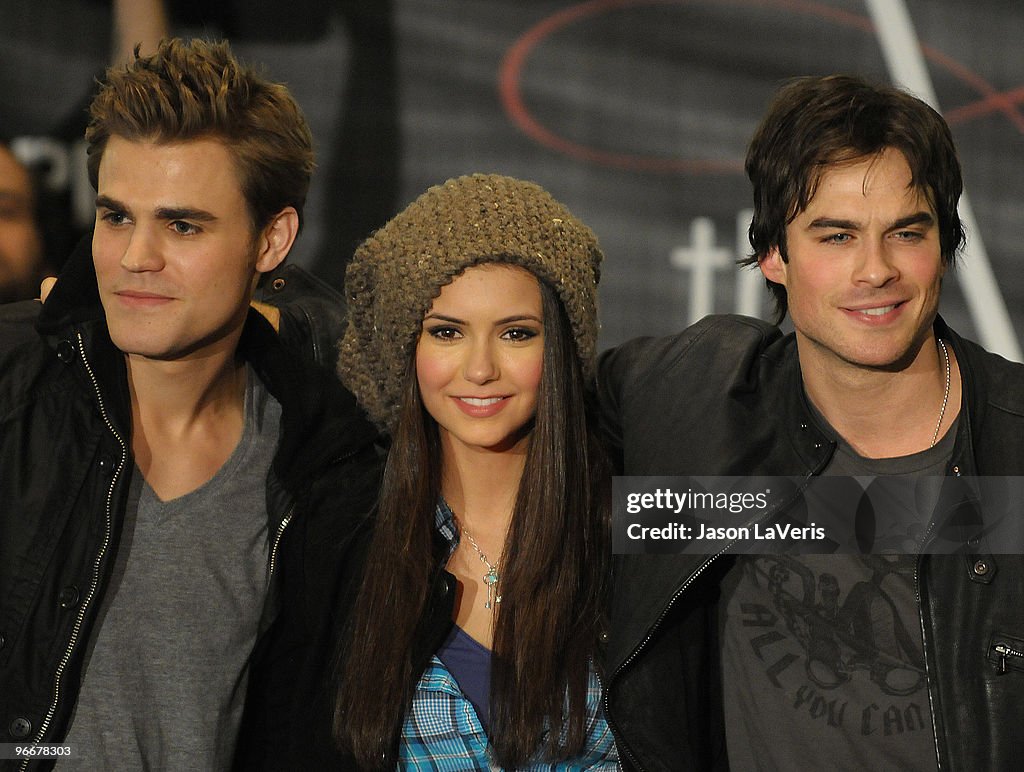 "The Vampire Diaires" Hot Topic Tour