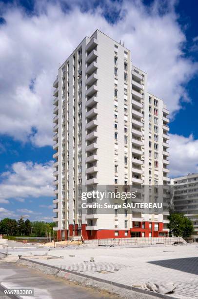 Cité en réhabilitation dans le cadre d'un contrat ANRU, Immeubles du quartier de la Croix-Rouge construit dans les années 60 sous forme de grands...