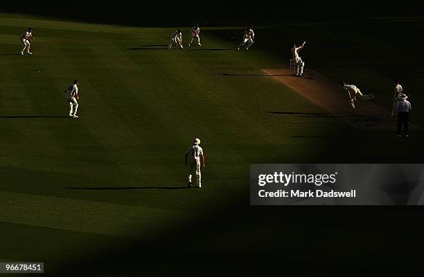 Steven Smith of the Blues hooks during day three of the Sheffield Shield match between the Victorian Bushrangers and the Queensland Bulls at...
