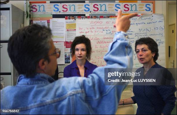 Teachers of the Robespierre Junior High School on strike in Epinay sur Seine.