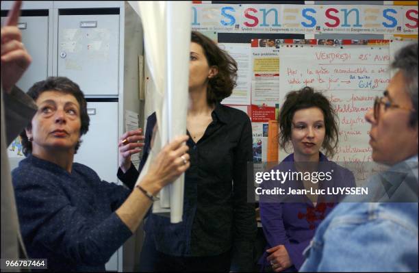 Teachers of the Robespierre Junior High School on strike in Epinay sur Seine.