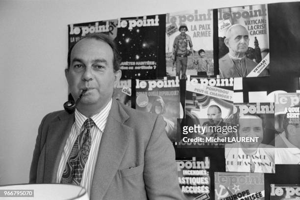 Portrait de Georges Suffert, journaliste à l'hebdomadaire 'Le Point', le 18 décembre 1973 à Paris, France.