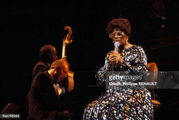 La chanteuse de jazz Ella Fitzgerald en concert le 30 mai 1990 à Paris, France.